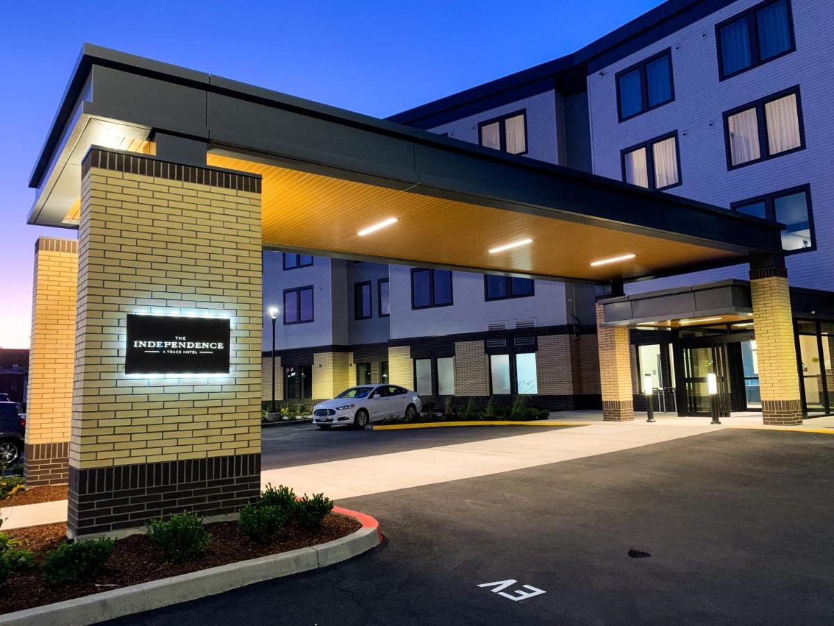 The Independence Hotel Экстерьер фото